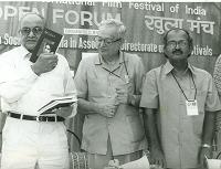 07 Film Maker K.Vishwanath releasing Book Cinnesumaalu in Delhi International Film Festival